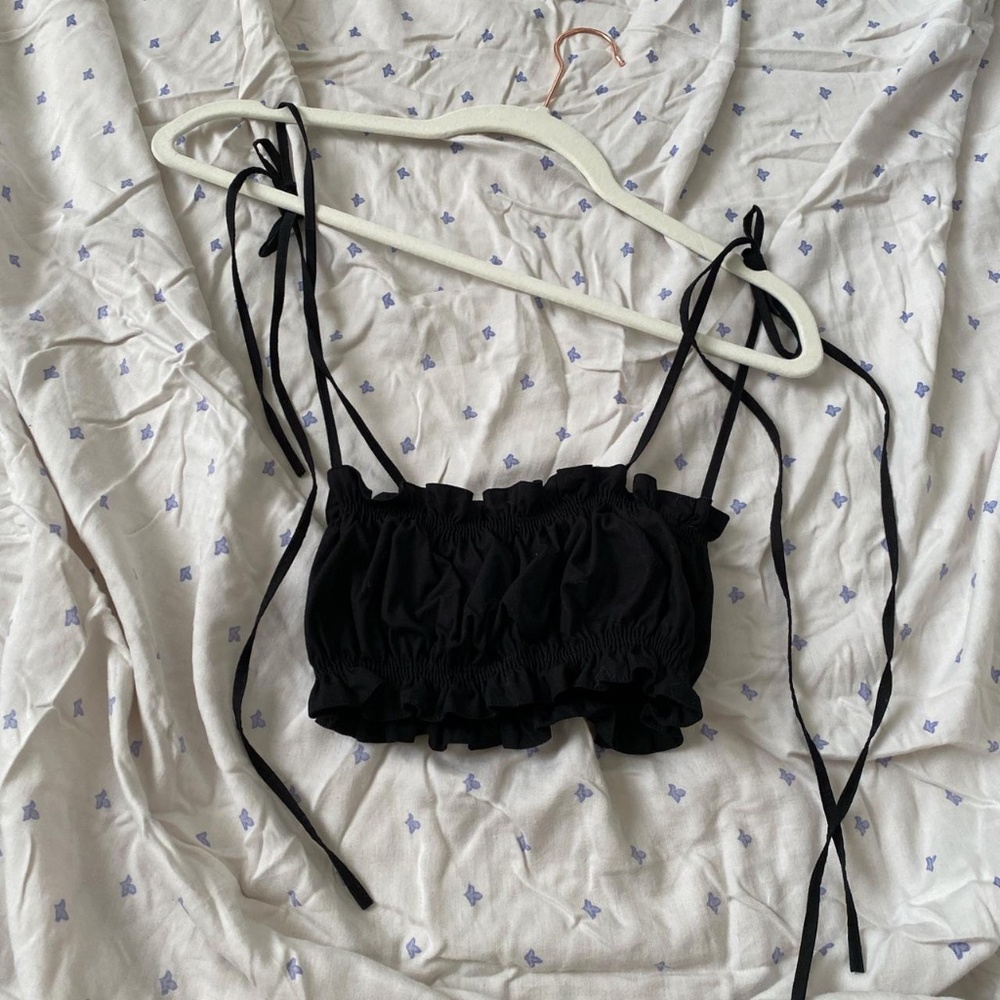 Aseni Eluas ruched crop tank top in black